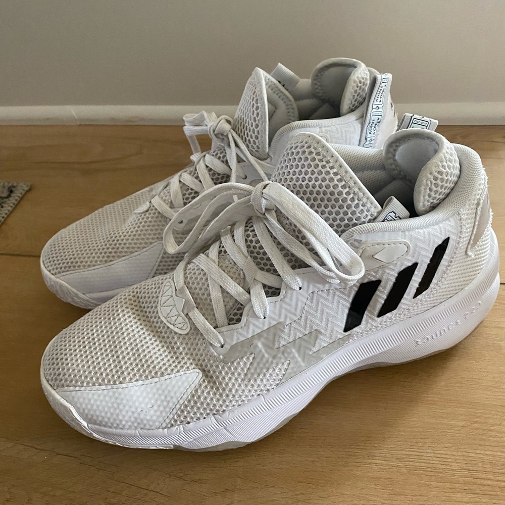 Adidas Dame 8 basketball shoes white mens 9